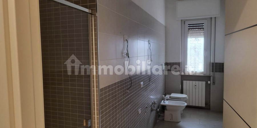 26845, 3 Stanze Stanze,2 BathroomsBathrooms,Appartamento,In Vendita,1136
